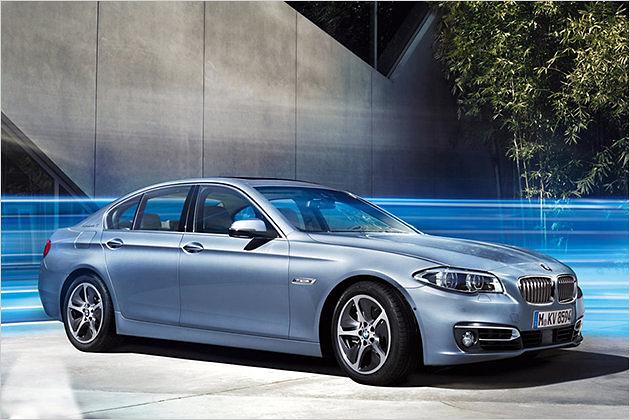 Mit ActiveHybrid3, ActiveHybrid5 (Bild) und ActiveHybrid7 hat BMW drei Hybridmodelle im Angebot, man kann sie aber nicht an der Steckdose aufladen