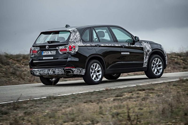 Knapp 2,2 Tonnen wiegt der BMW X5 eDrive.