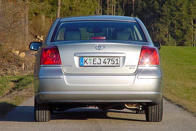 Neben dem Viertürer ist der Avensis auch als Fünftürer und als Kombi erhältlich