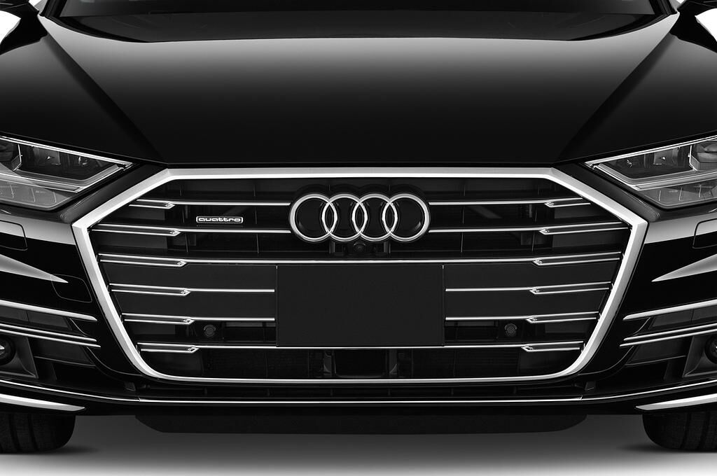 Audi A8 L (Baujahr 2019) - 4 Türen Kühlergrill und Scheinwerfer