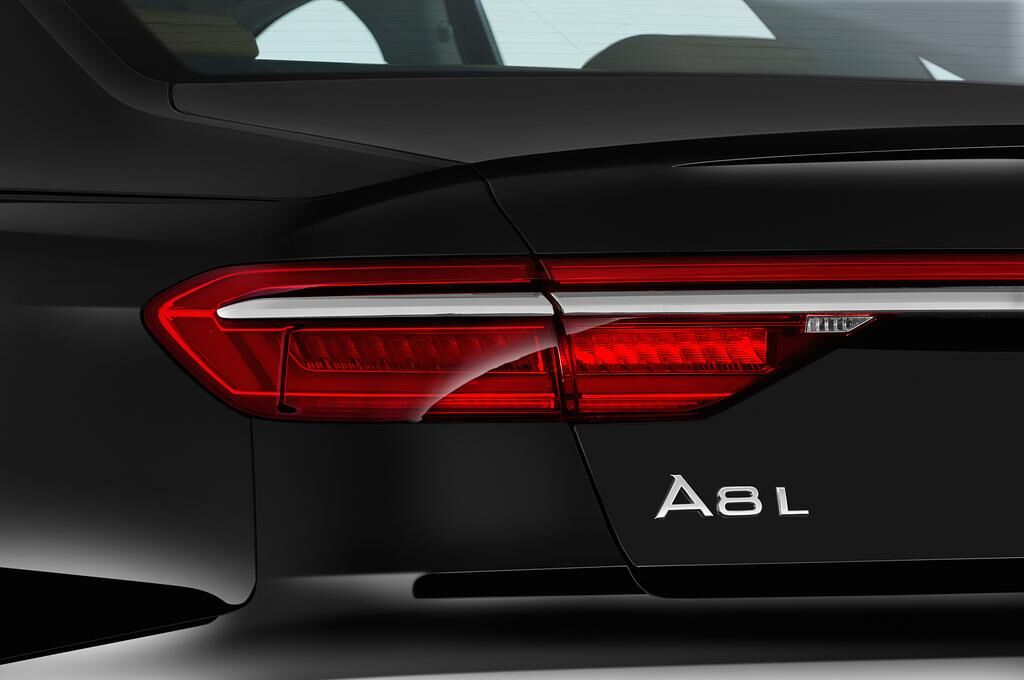 Audi A8 L (Baujahr 2019) - 4 Türen Rücklicht