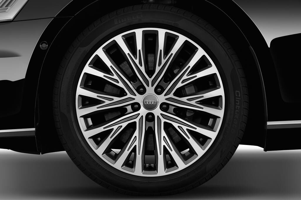 Audi A8 L (Baujahr 2019) - 4 Türen Reifen und Felge