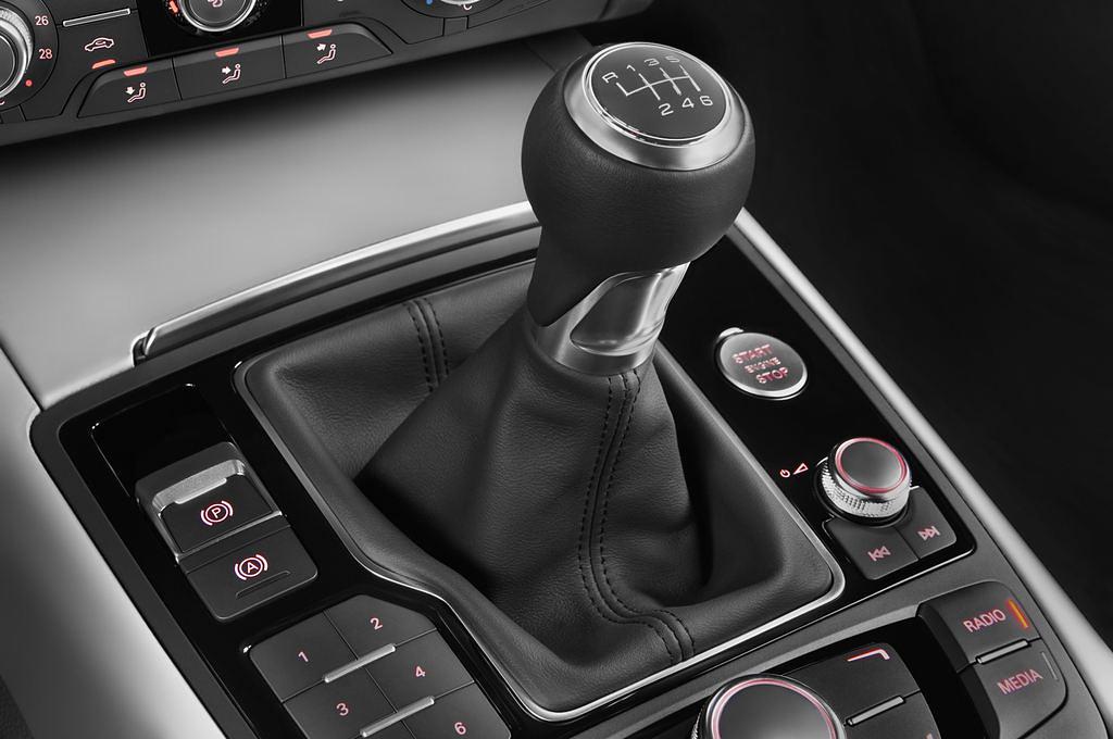Audi A6 (Baujahr 2012) sport selection 4 Türen Schalthebel