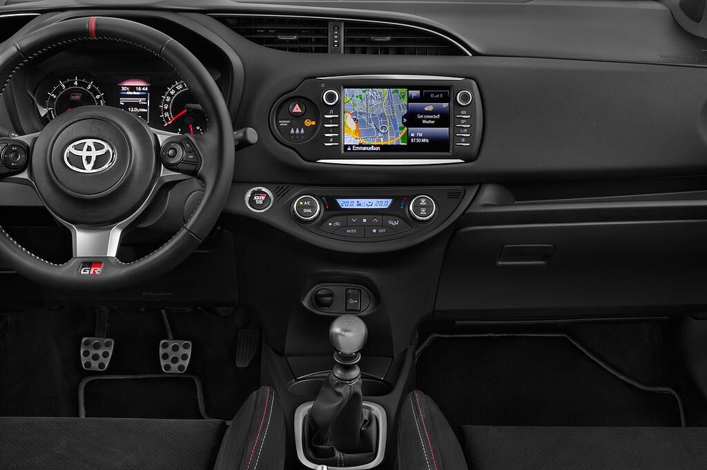 Toyota Yaris (Baujahr 2018)  3 Türen Mittelkonsole