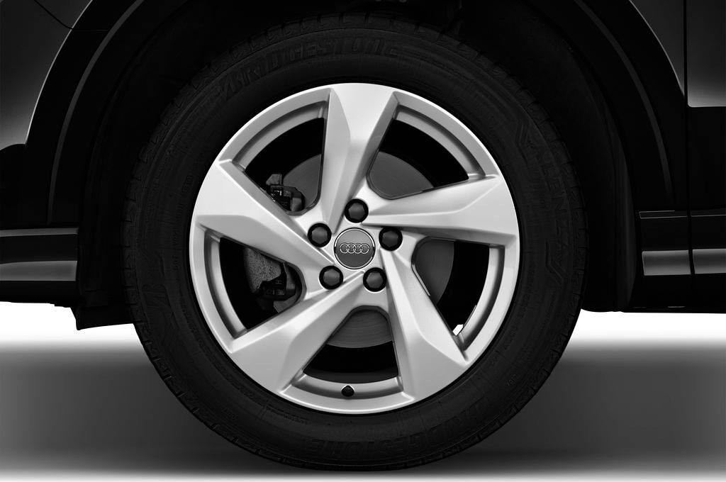 Audi Q3 (Baujahr 2019) Advanced 5 Türen Reifen und Felge