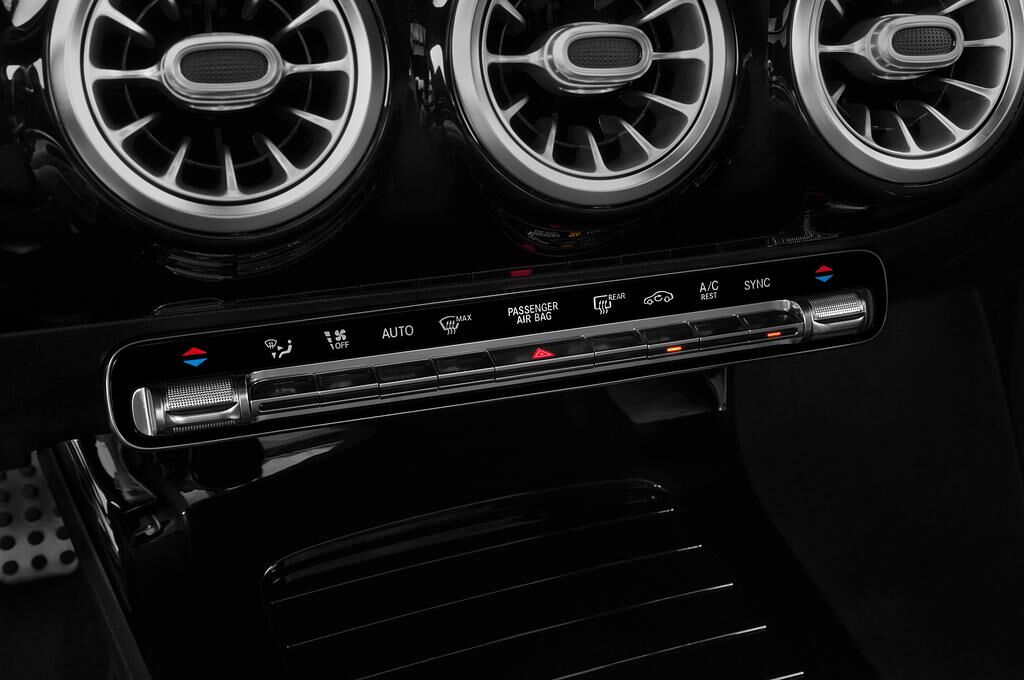 Mercedes CLA (Baujahr 2020) - 4 Türen Temperatur und Klimaanlage