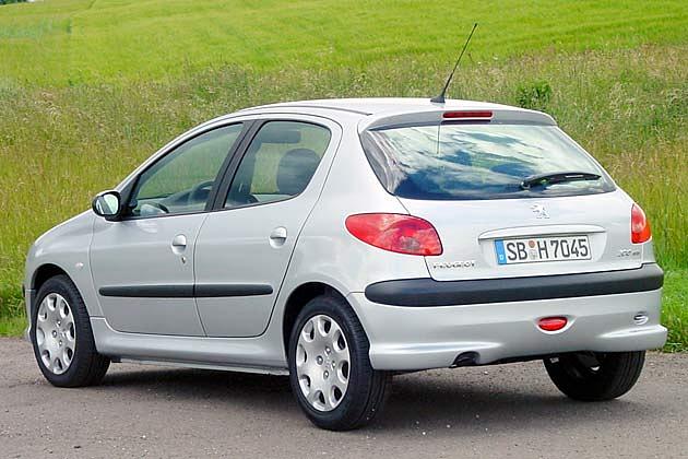 Das Heck wirkt unspektakulär für ein Geschoss wie der kleine Diesel