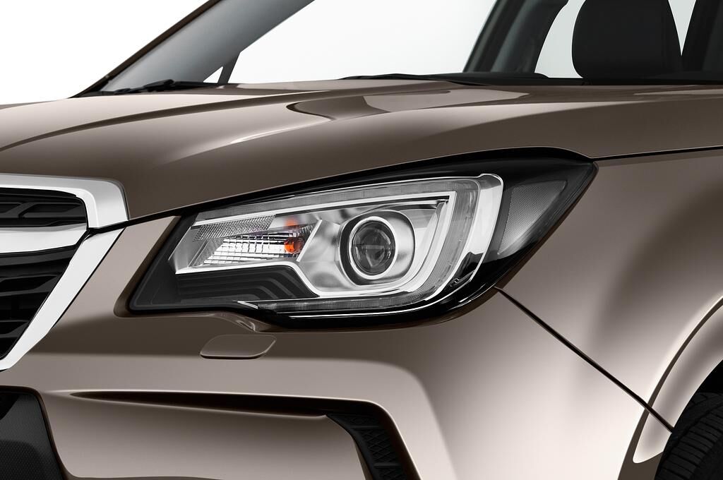 Subaru Forester (Baujahr 2019) Exclusive + 5 Türen Scheinwerfer
