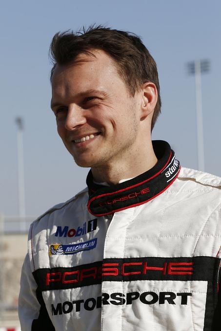 Porsche 919 Hybrid Tests in Bahrain - Fahrer Marc Lieb