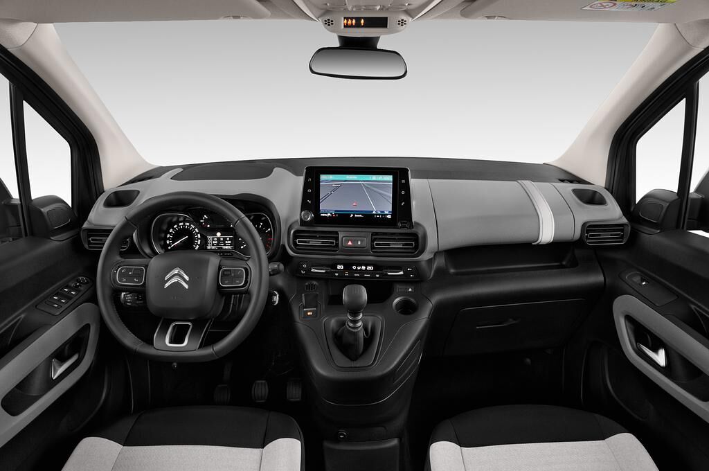 Citroen Berlingo (Baujahr 2019) XL Shine 5 Türen Cockpit und Innenraum