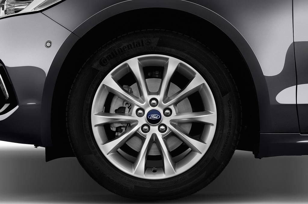 Ford Mondeo (Baujahr 2019) Hybrid 5 Türen Reifen und Felge
