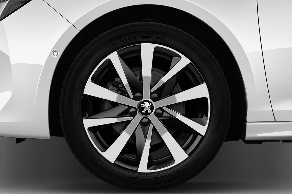 Peugeot 508 (Baujahr 2019) Allure 5 Türen Reifen und Felge