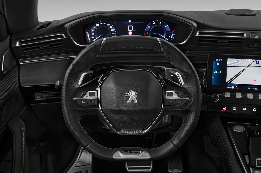 Peugeot 508 (Baujahr 2019) Allure 5 Türen Lenkrad