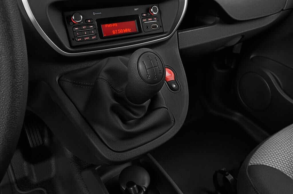 Renault Kangoo Rapid (Baujahr 2019) Extra 4 Türen Schalthebel