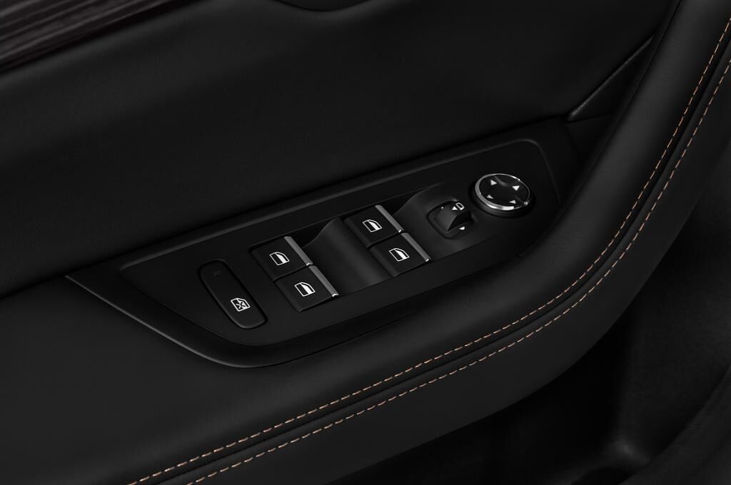 Peugeot 508 (Baujahr 2019) First Edition 5 Türen Bedienungselemente Tür
