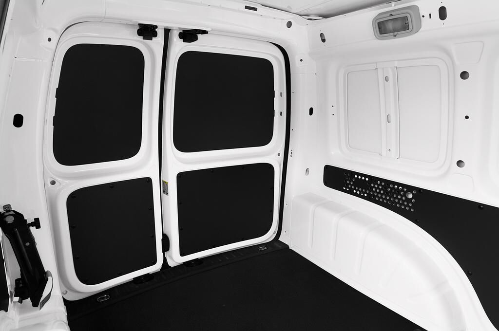 Volkswagen Caddy Van (Baujahr 2019) - 4 Türen Rücksitze