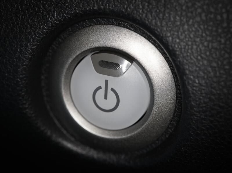 Gestartet wird der Nissan Leaf per Knopfdruck