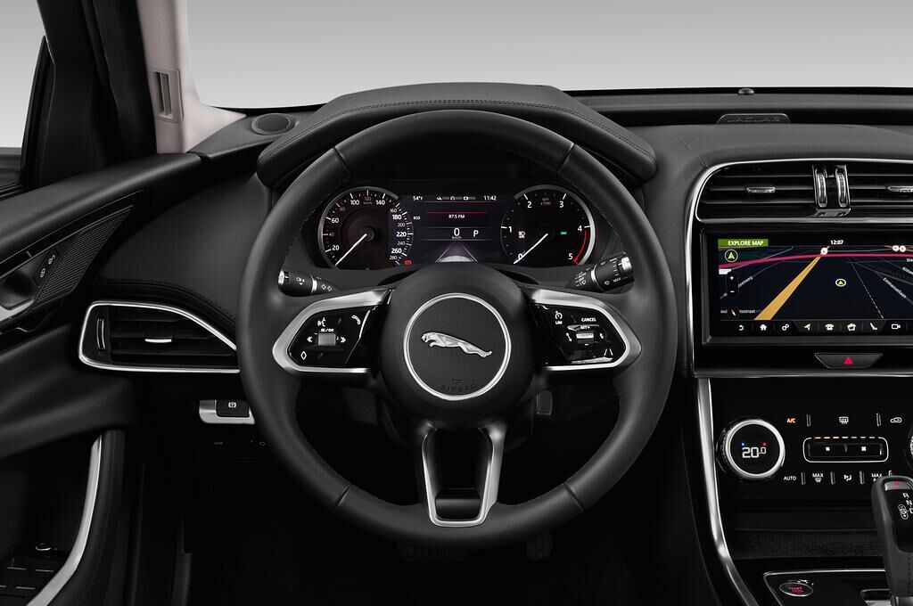 Jaguar XE (Baujahr 2020) S 4 Türen Lenkrad