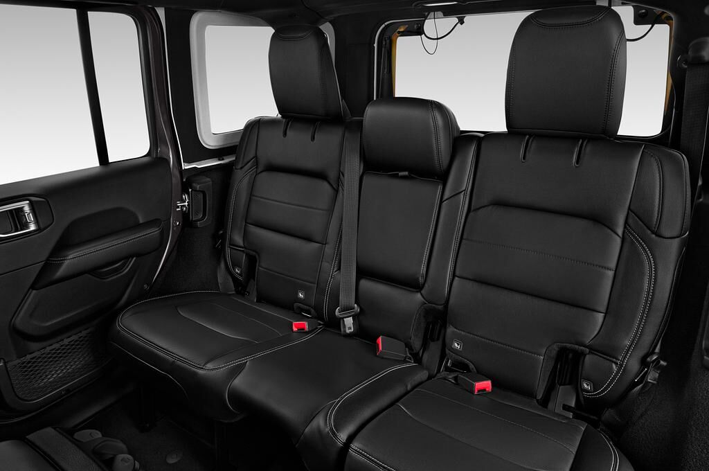 Jeep Wrangler Unlimited (Baujahr 2019) Sahara 5 Türen Rücksitze