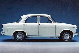 Techno Classica:  Alfa feiert 60 Jahre Giulietta und ein Kleeblatt