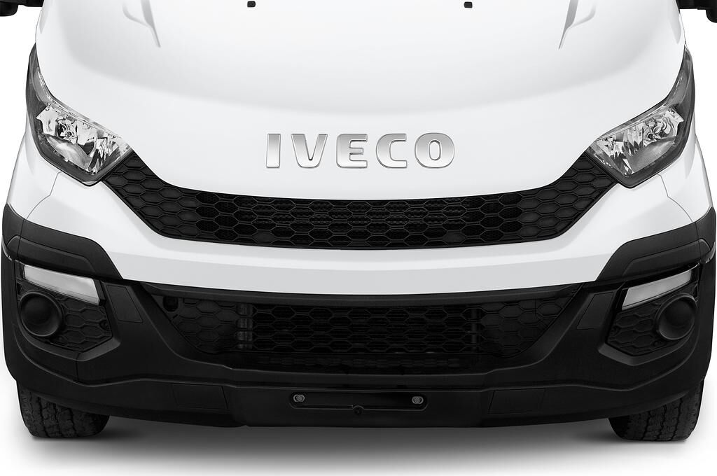 Iveco Daily (Baujahr 2018) - 4 Türen Kühlergrill und Scheinwerfer