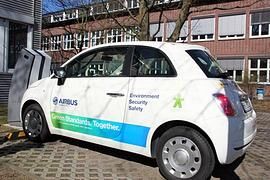Karabag lädt e-Autos kabellos