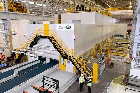 Jaguar Land Rover: 54 Millionen Euro für neue Karosseriepressen in Halewood