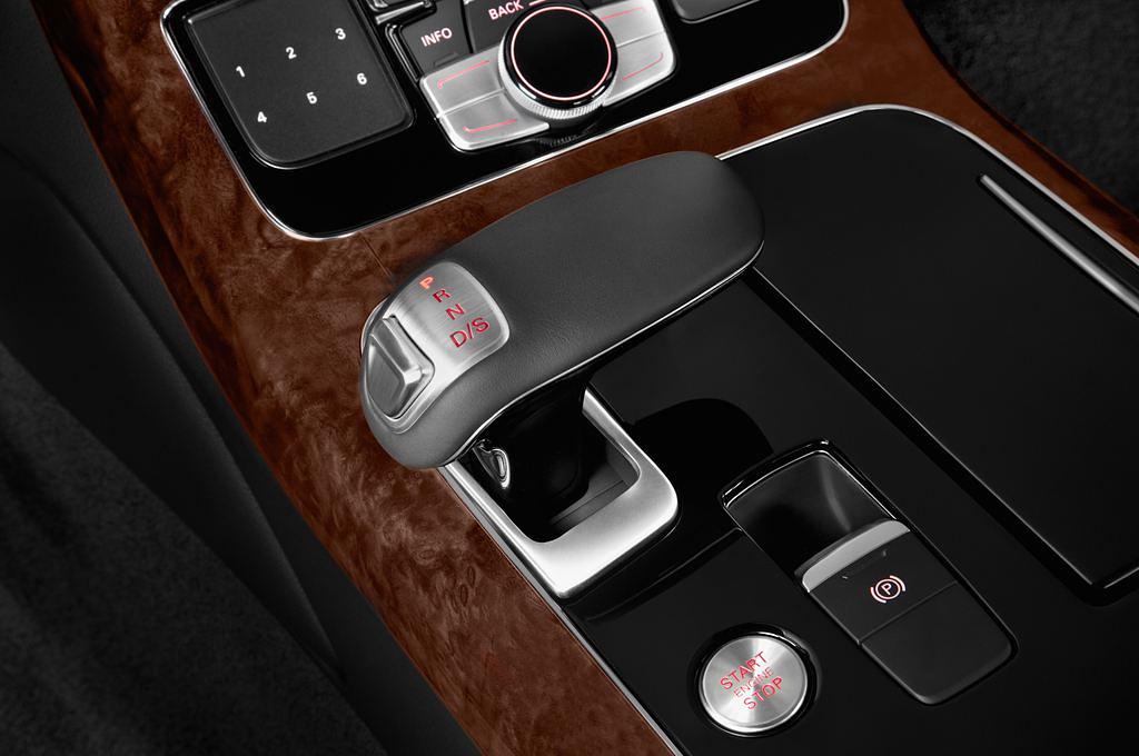 Audi A8 L (Baujahr 2014) 3.0 Tfsi LWB AWD AT 4 Türen Schalthebel