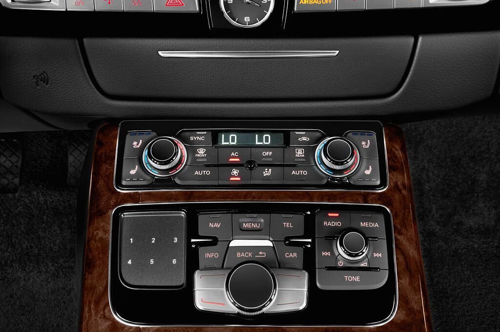 Audi A8 L (Baujahr 2014) 3.0 Tfsi LWB AWD AT 4 Türen Temperatur und Klimaanlage