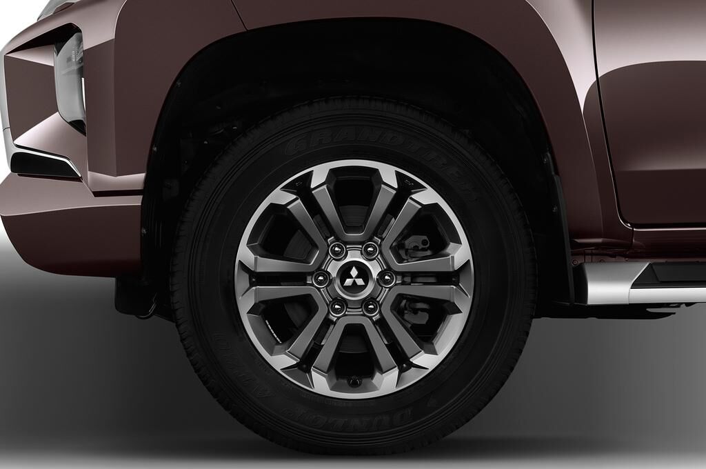 Mitsubishi L200 (Baujahr 2020) Top 2 Türen Reifen und Felge