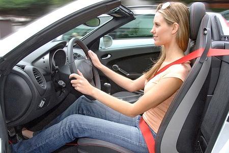 Falsch eingestellte Autositze verursachen häufig Rückenprobleme