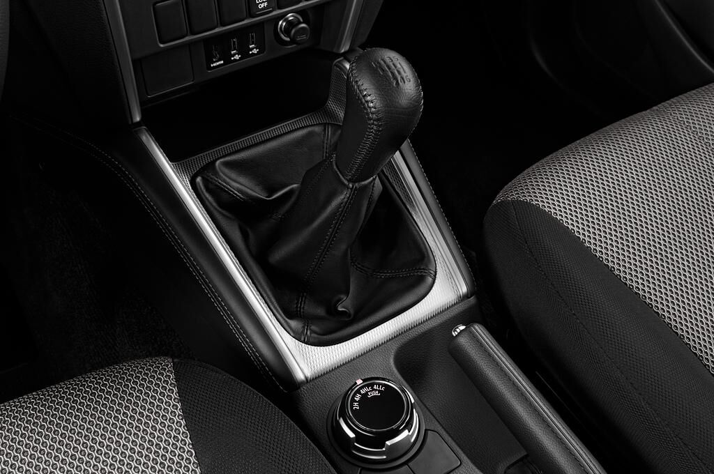 Mitsubishi L200 (Baujahr 2020) Plus 2 Türen Schalthebel
