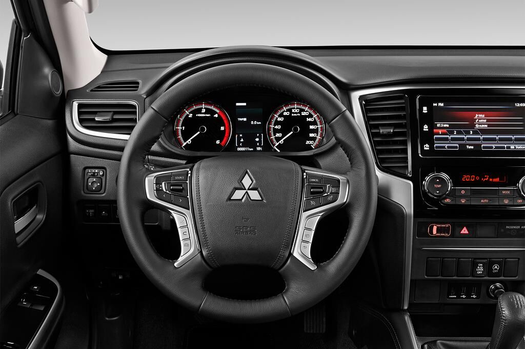Mitsubishi L200 (Baujahr 2020) Plus 2 Türen Lenkrad