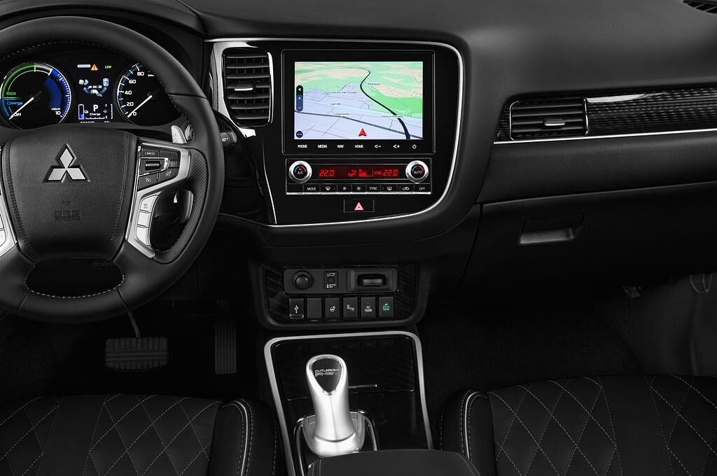 Mitsubishi Outlander PHEV (Baujahr 2020) Top 5 Türen Mittelkonsole