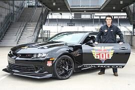 Dario Franchitti fährt das Pace-Car beim Indianapolis 500 Rennen
