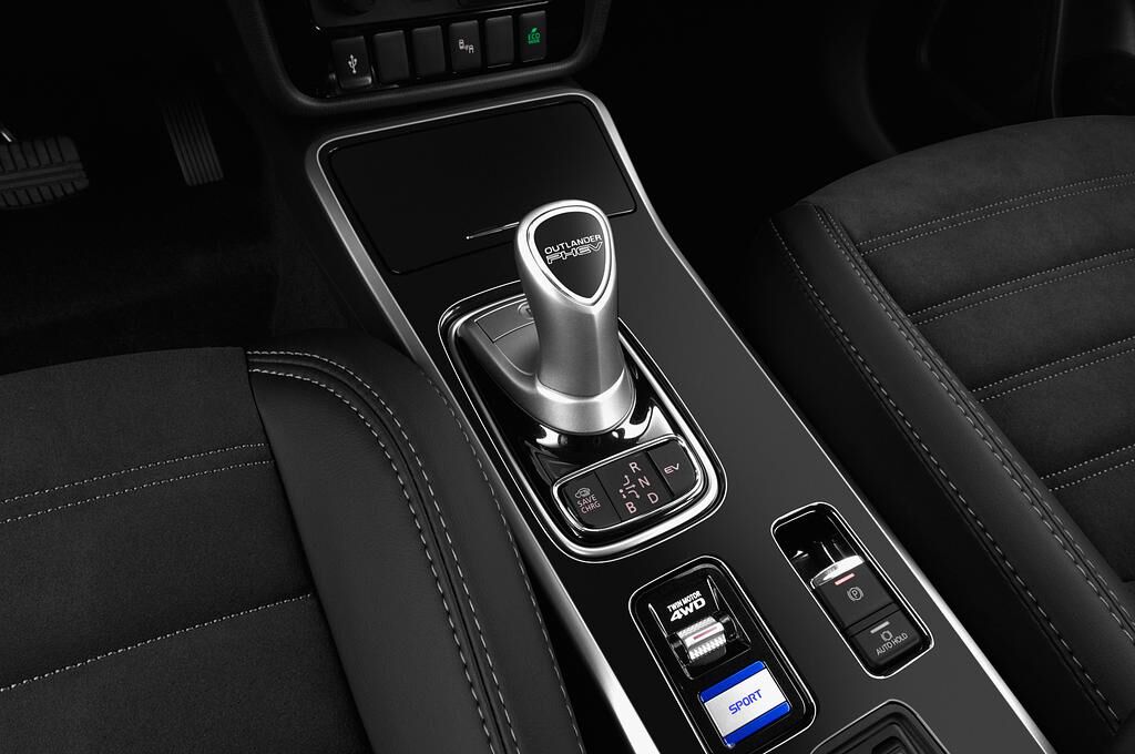 Mitsubishi Outlander PHEV (Baujahr 2020) Plus 5 Türen Schalthebel