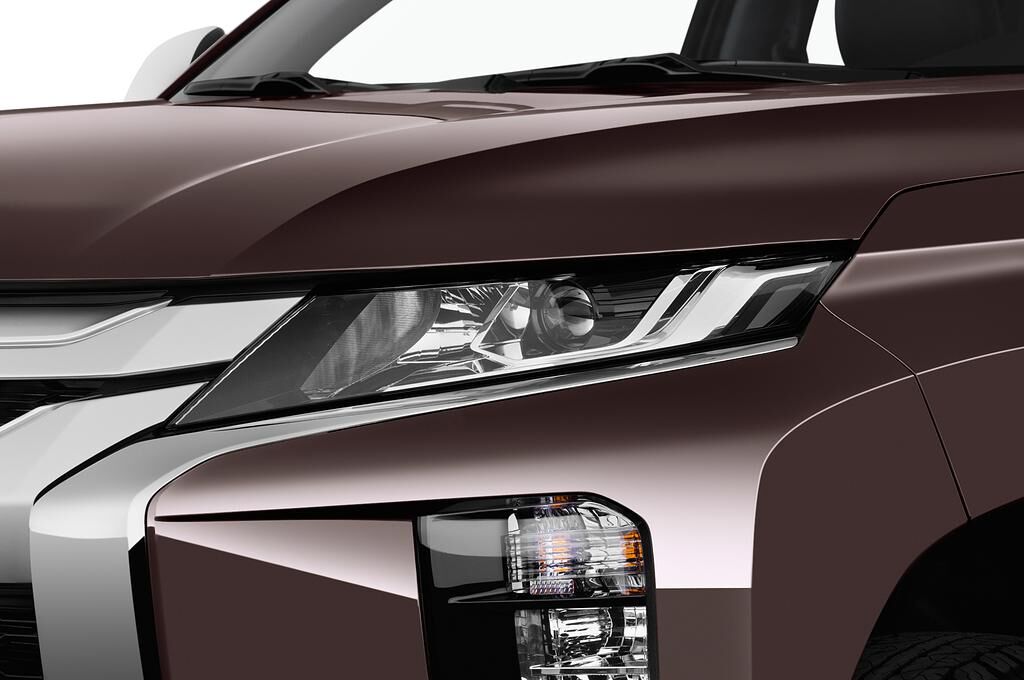 Mitsubishi L200 (Baujahr 2020) Basis 2 Türen Scheinwerfer