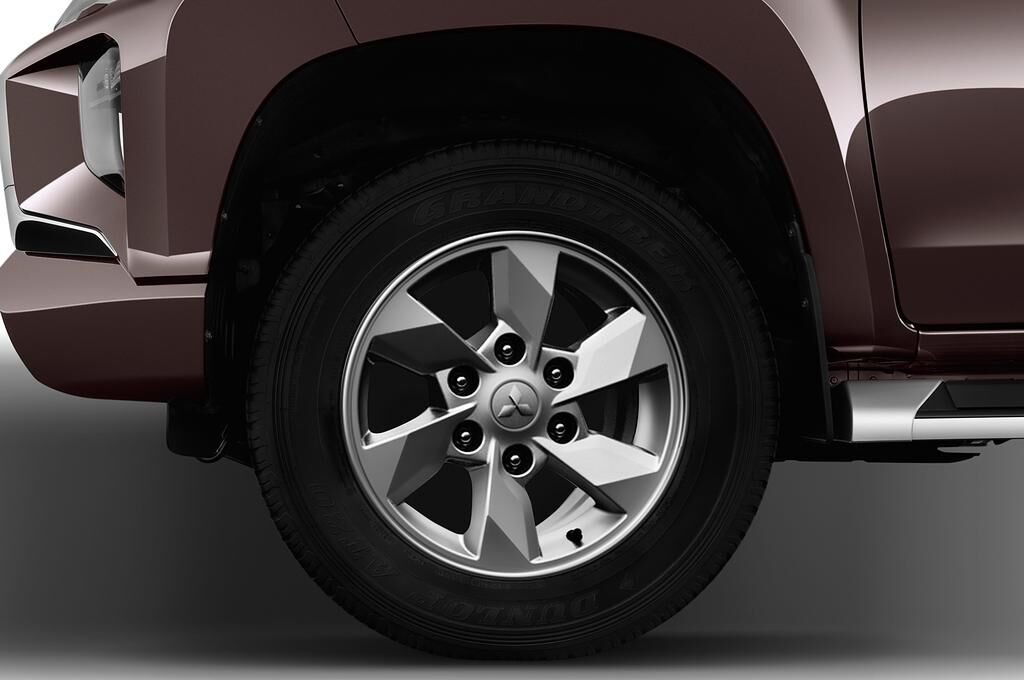Mitsubishi L200 (Baujahr 2020) Basis 2 Türen Reifen und Felge