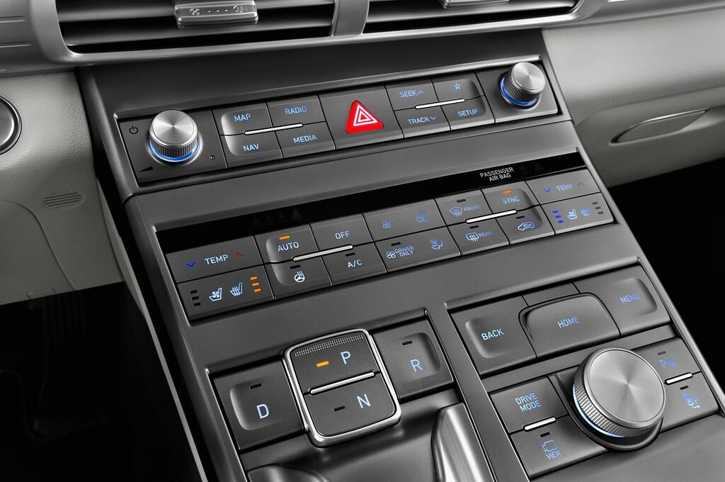 Hyundai Nexo (Baujahr 2019) - 5 Türen Schalthebel