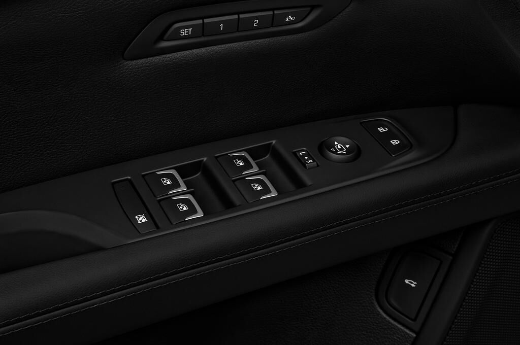 Cadillac CT6 (Baujahr 2019) Luxury 4 Türen Bedienungselemente Tür