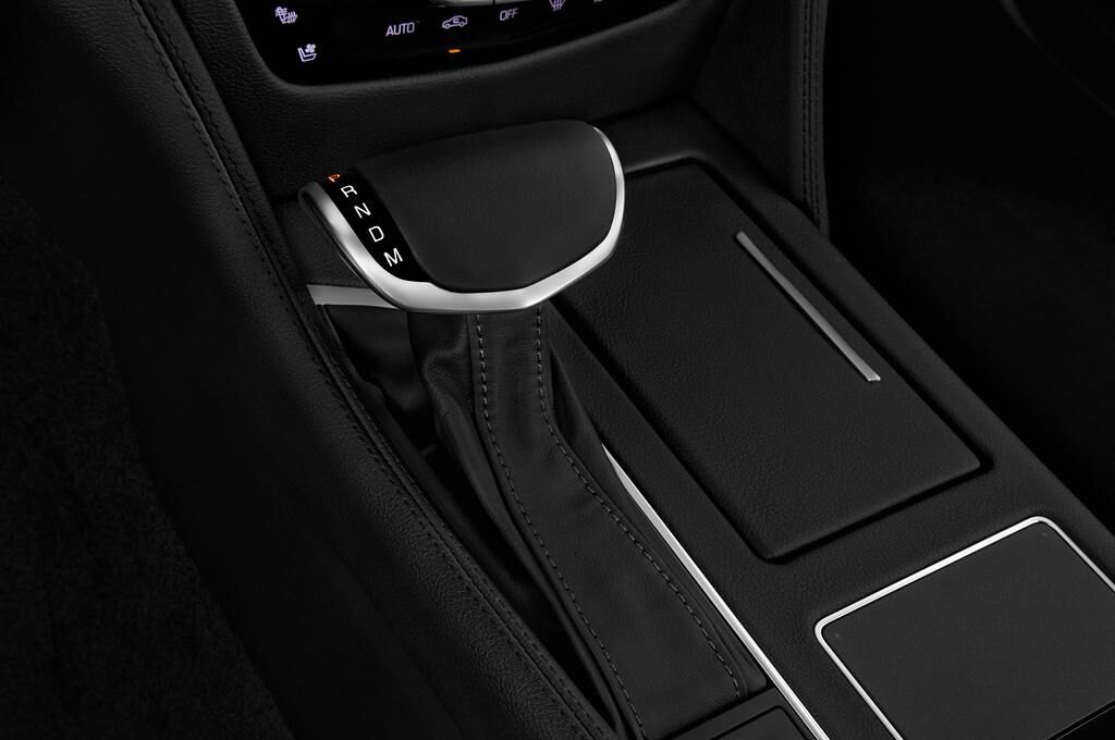 Cadillac CT6 (Baujahr 2019) Luxury 4 Türen Schalthebel