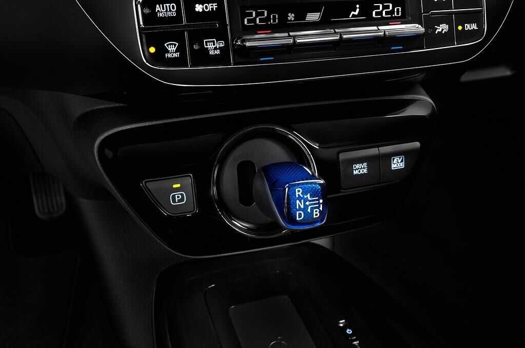 Toyota Prius (Baujahr 2019) Executive 4 Türen Schalthebel