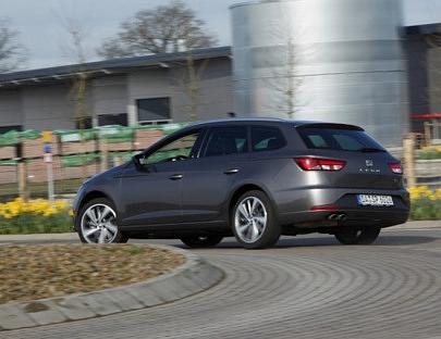 Die 4 Leichtmetallräder "Titanium" passen gut zur Außenfarbe Technic Grau