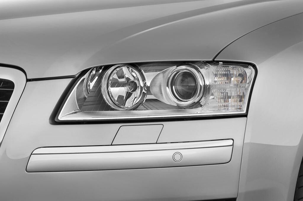 Audi A8 L (Baujahr 2010) - 4 Türen Scheinwerfer