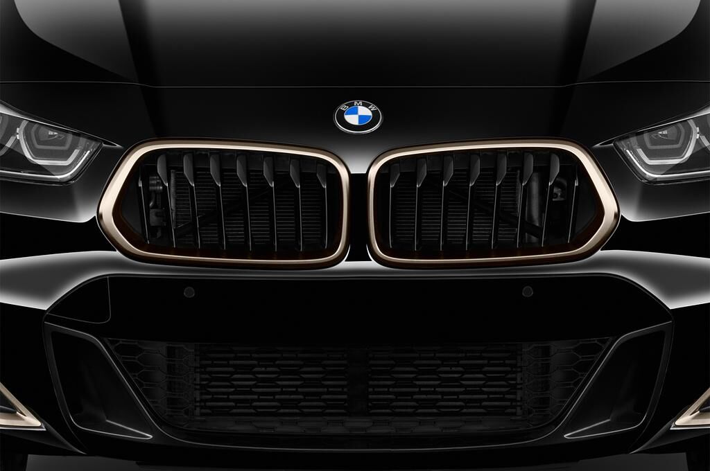 BMW X2 (Baujahr 2019) M35 5 Türen Kühlergrill und Scheinwerfer