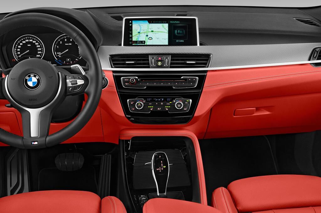 BMW X2 (Baujahr 2019) M35 5 Türen Mittelkonsole