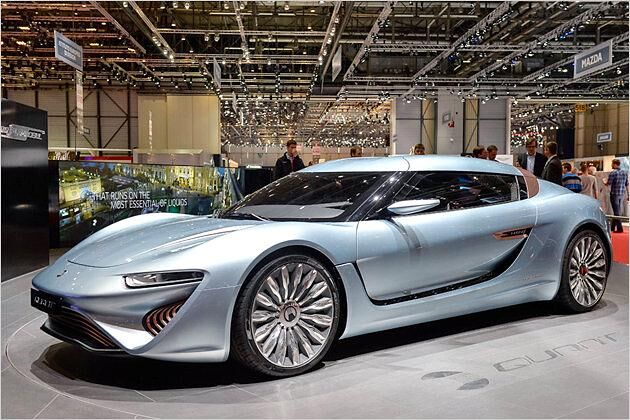Mit 5,25 Meter Länge und nur 1,35 Meter Höhe hat das Auto die Proportionen eines sportlichen Oberklassecoupés