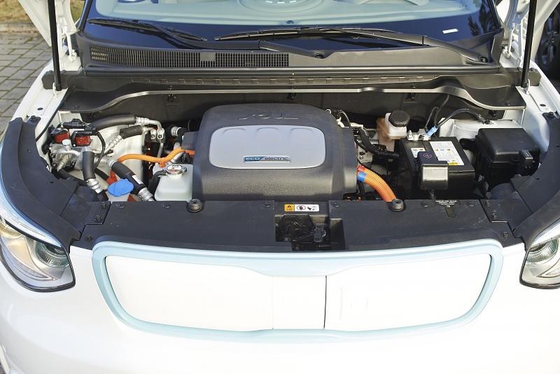 Der \"Motorraum\" des Kia Soul EV.