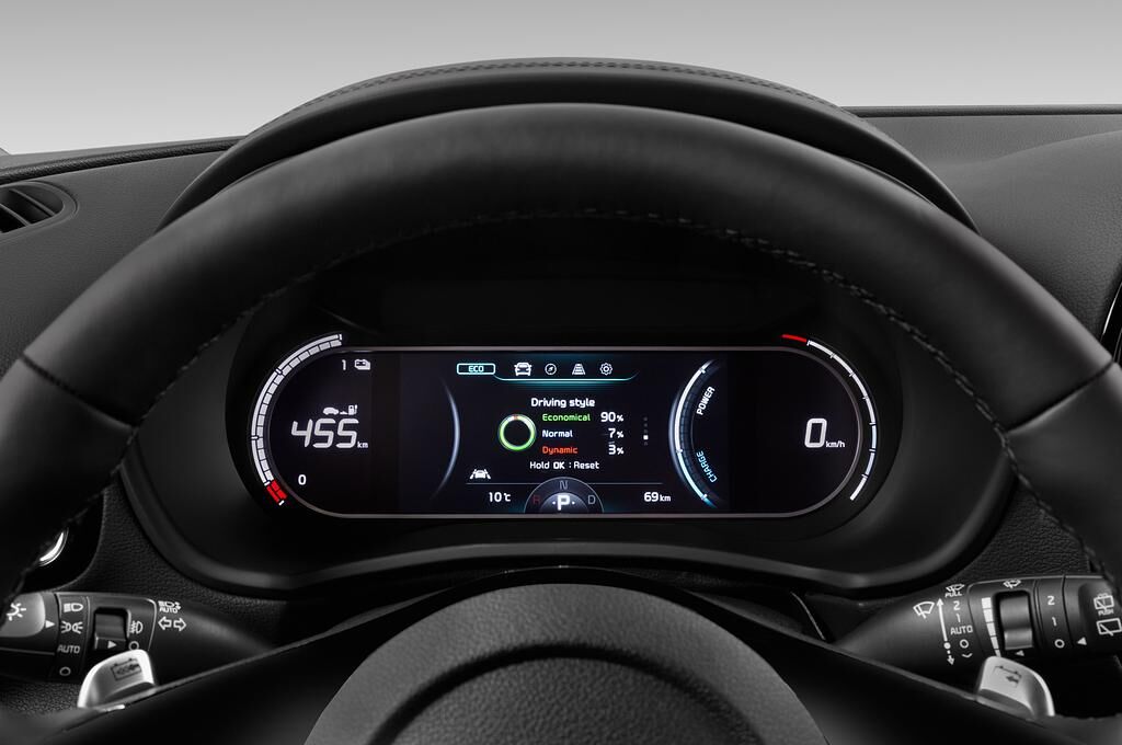 KIA e-Soul (Baujahr 2020) Sprit 5 Türen Tacho und Fahrerinstrumente