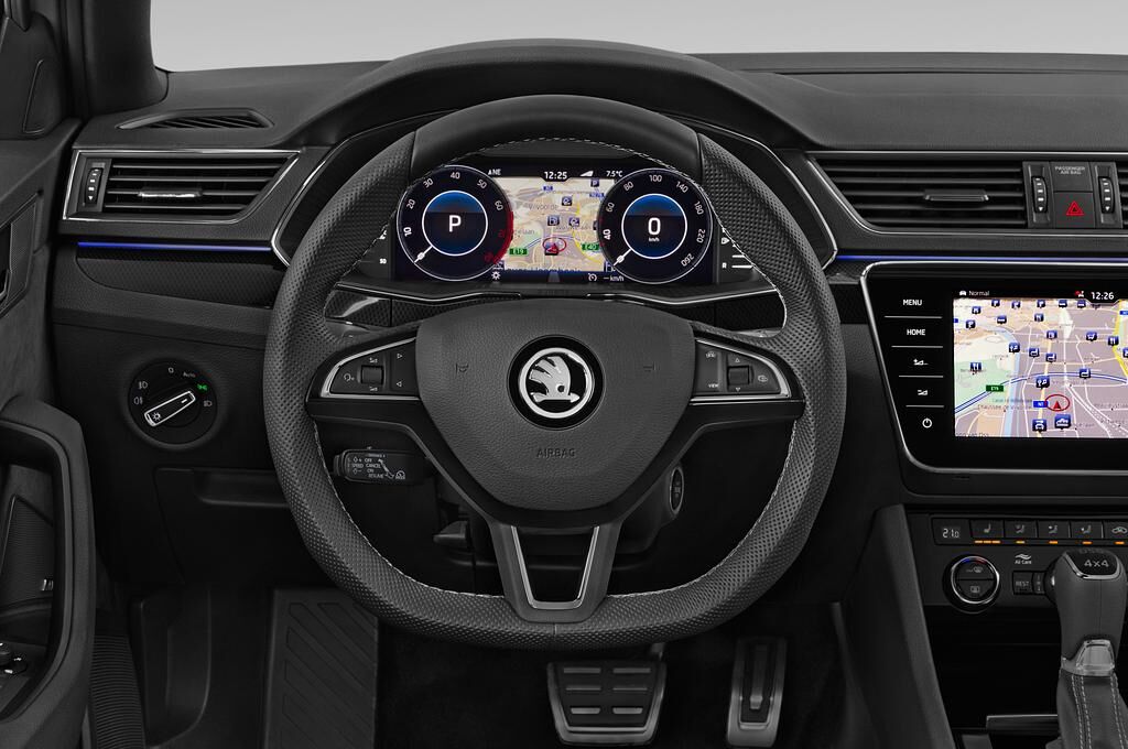 Skoda Superb Combi (Baujahr 2019) Sportline 5 Türen Lenkrad